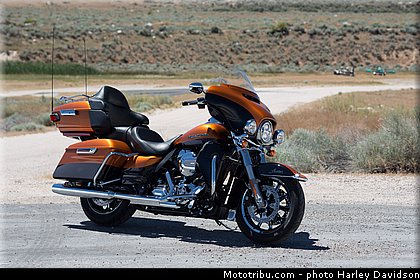 touring_electra_glide_ultra_limited_003_harley_davidson_2014.jpg