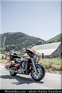 touring_electra_glide_ultra_limited_007_harley_davidson_2014.jpg