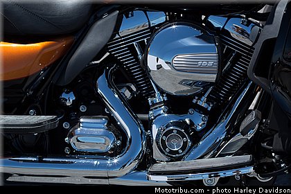 touring_electra_glide_ultra_limited_016_harley_davidson_2014.jpg