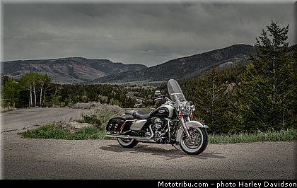 touring_road_king_classic_001_harley_davidson_2014.jpg