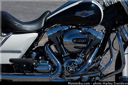 touring_road_king_classic_005_harley_davidson_2014.jpg