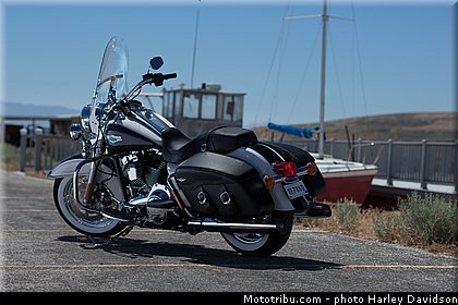 touring_road_king_classic_006_harley_davidson_2014.jpg
