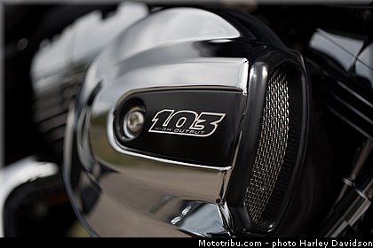 touring_road_king_classic_011_harley_davidson_2014.jpg