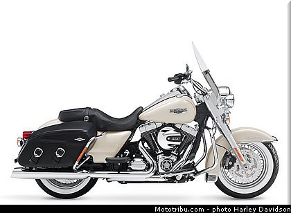 touring_road_king_classic_012_harley_davidson_2014.jpg