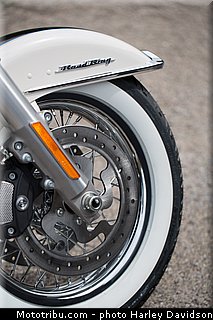 touring_road_king_classic_018_harley_davidson_2014.jpg