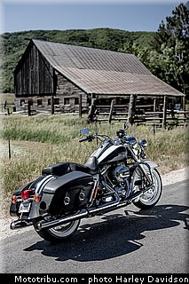 touring_road_king_classic_028_harley_davidson_2014.jpg