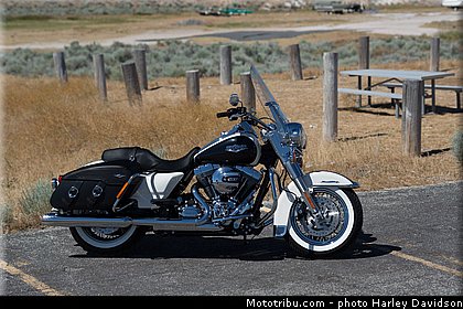 touring_road_king_classic_030_harley_davidson_2014.jpg