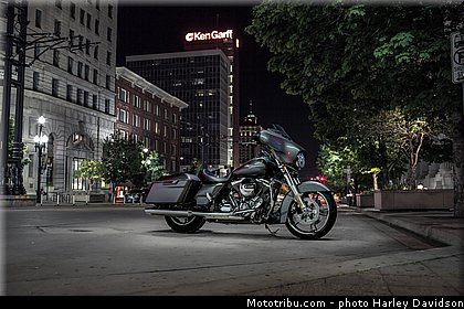 touring_street_glide_001_harley_davidson_2014.jpg