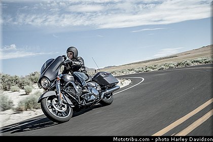 touring_street_glide_002_harley_davidson_2014.jpg