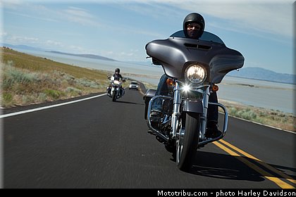 touring_street_glide_004_harley_davidson_2014.jpg