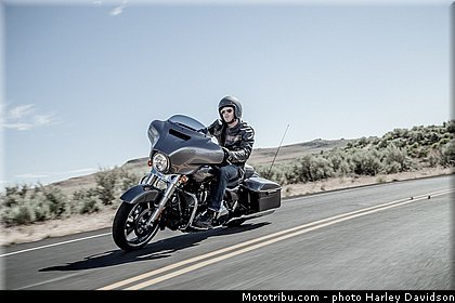 touring_street_glide_019_harley_davidson_2014.jpg