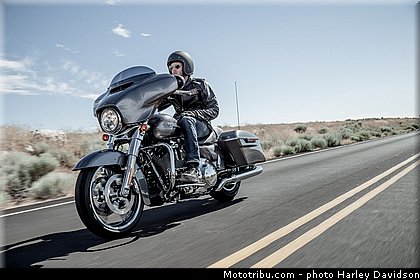 touring_street_glide_020_harley_davidson_2014.jpg
