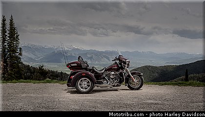 tri_glide_ultra_001_harley_davidson_2014.jpg