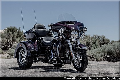 tri_glide_ultra_004_harley_davidson_2014.jpg