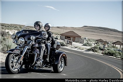 tri_glide_ultra_006_harley_davidson_2014.jpg