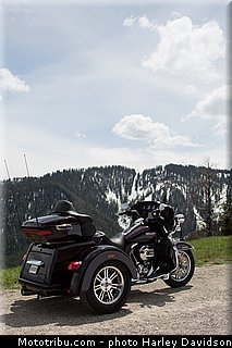 tri_glide_ultra_017_harley_davidson_2014.jpg