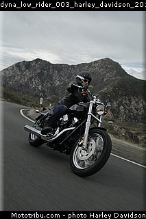 dyna_low_rider_003_harley_davidson_2015.jpg