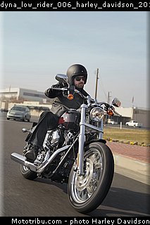dyna_low_rider_006_harley_davidson_2015.jpg