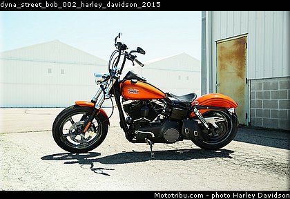 dyna_street_bob_002_harley_davidson_2015.jpg