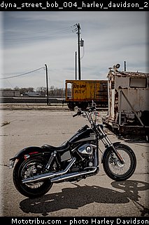 dyna_street_bob_004_harley_davidson_2015.jpg