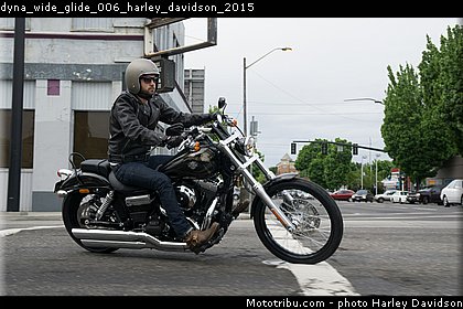 dyna_wide_glide_006_harley_davidson_2015.jpg