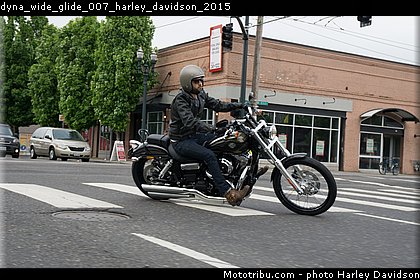 dyna_wide_glide_007_harley_davidson_2015.jpg