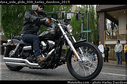 dyna_wide_glide_008_harley_davidson_2015.jpg