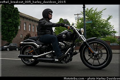 softail_breakout_005_harley_davidson_2015.jpg