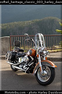 softail_heritage_classic_003_harley_davidson_2015.jpg