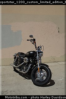 sportster_1200_custom_limited_edition_b_003_harley_davidson_2015.jpg