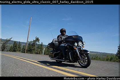 touring_electra_glide_ultra_classic_007_harley_davidson_2015.jpg