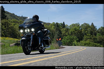 touring_electra_glide_ultra_classic_008_harley_davidson_2015.jpg