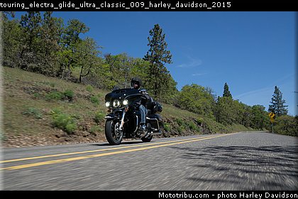 touring_electra_glide_ultra_classic_009_harley_davidson_2015.jpg