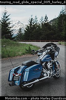 touring_road_glide_special_005_harley_davidson_2015.jpg