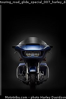 touring_road_glide_special_007_harley_davidson_2015.jpg