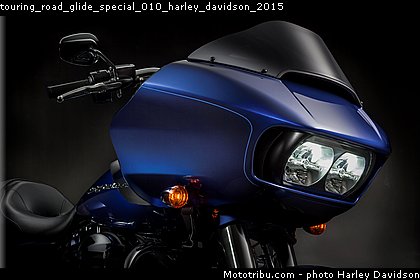touring_road_glide_special_010_harley_davidson_2015.jpg