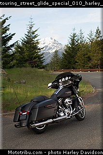 touring_street_glide_special_010_harley_davidson_2015.jpg