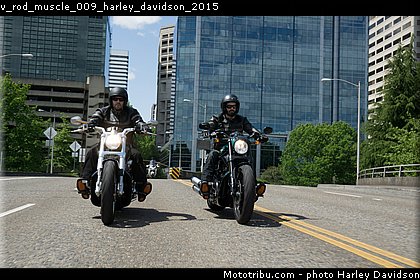 v_rod_muscle_009_harley_davidson_2015.jpg
