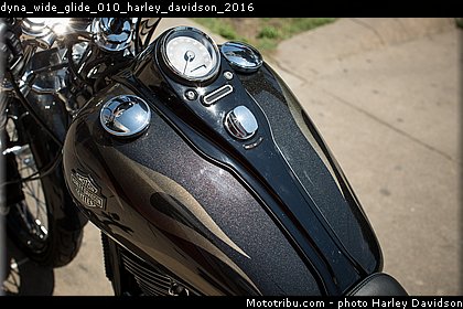 dyna_wide_glide_010_harley_davidson_2016.jpg