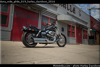 dyna_wide_glide_019_harley_davidson_2016.jpg