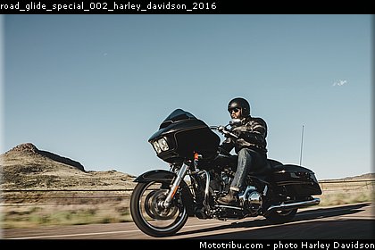 road_glide_special_002_harley_davidson_2016.jpg
