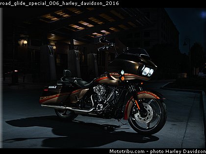 road_glide_special_006_harley_davidson_2016.jpg
