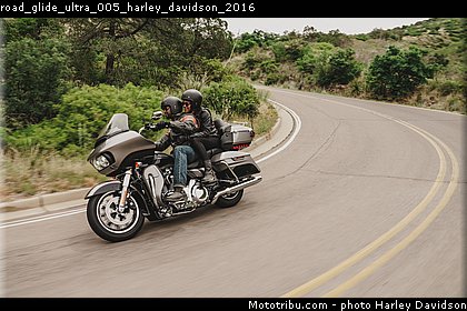 road_glide_ultra_005_harley_davidson_2016.jpg