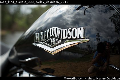 road_king_classic_008_harley_davidson_2016.jpg