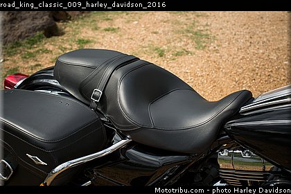 road_king_classic_009_harley_davidson_2016.jpg