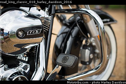 road_king_classic_018_harley_davidson_2016.jpg
