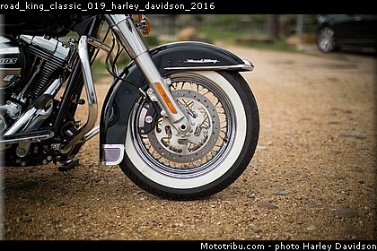 road_king_classic_019_harley_davidson_2016.jpg