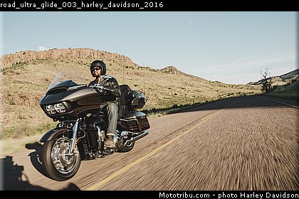 road_ultra_glide_003_harley_davidson_2016.jpg