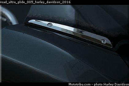 road_ultra_glide_005_harley_davidson_2016.jpg