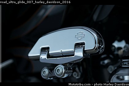 road_ultra_glide_007_harley_davidson_2016.jpg